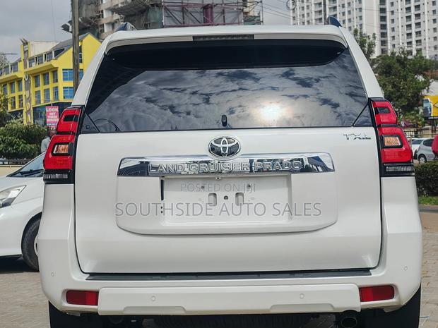 Toyota Land Cruiser Prado 2.7 2018 White