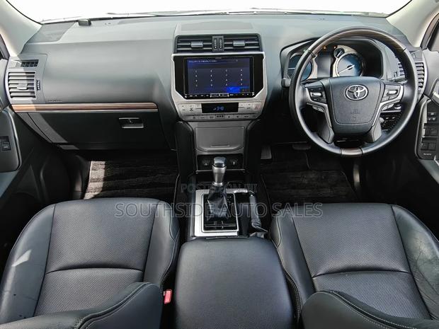 Toyota Land Cruiser Prado 2.7 2018 White