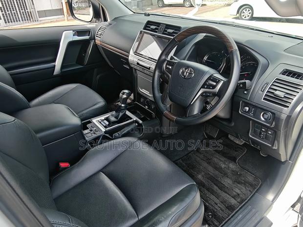 Toyota Land Cruiser Prado 2.7 2018 White