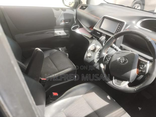 Toyota Sienta 1.5 FWD 2018 Brown