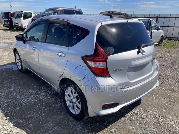 Nissan Note 2018 Silver