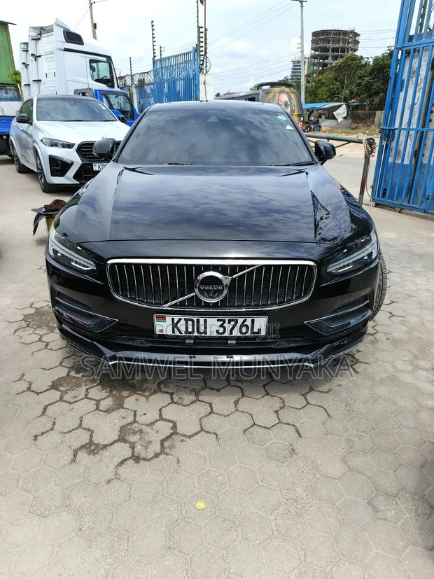 Volvo S90 T6 Momentum AWD 2018 Matt Black