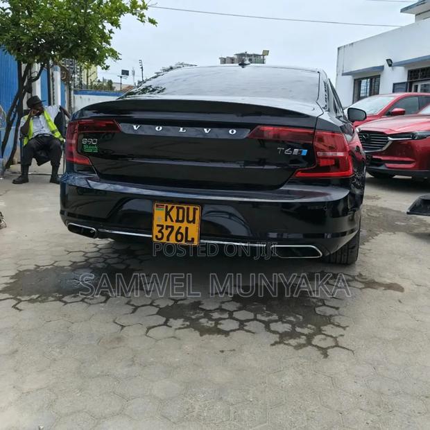 Volvo S90 T6 Momentum AWD 2018 Matt Black