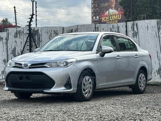Toyota Axio 2019 Silver