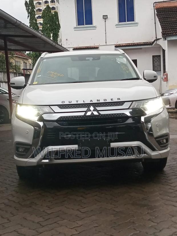 Mitsubishi Outlander 2018 Silver