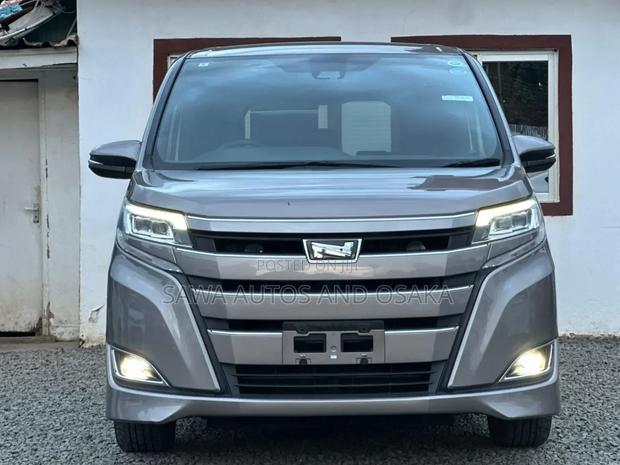 Toyota Noah 2019 Brown