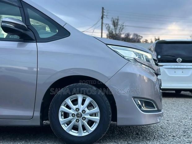 Toyota Noah 2019 Brown