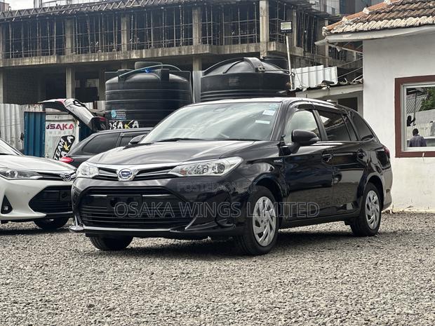 Toyota Corolla Fielder 1.5 Hybrid FWD 2018 Purple