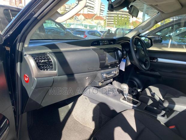 Toyota Hilux 2019 Black
