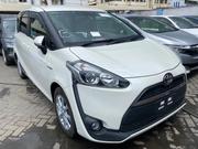 Toyota Sienta 2018 White for sale