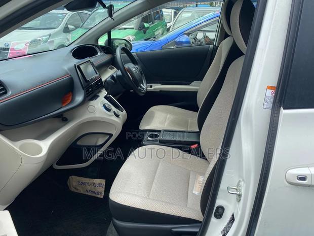 Toyota Sienta 2018 White