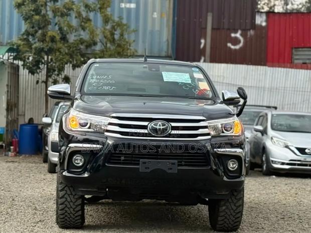 Toyota Hilux 2019 Black