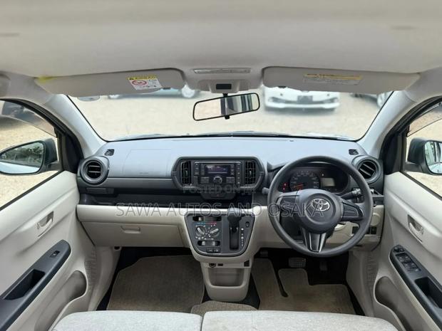 Toyota Passo 2019 Silver
