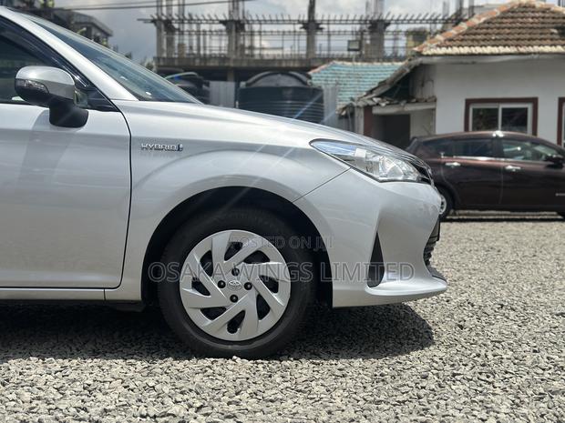 Toyota Corolla Fielder 1.5 Hybrid FWD 2018 Silver