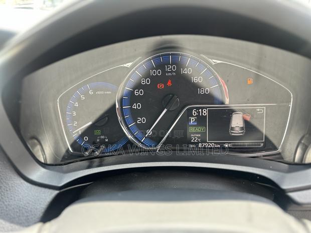 Toyota Corolla Fielder 1.5 Hybrid FWD 2018 Silver
