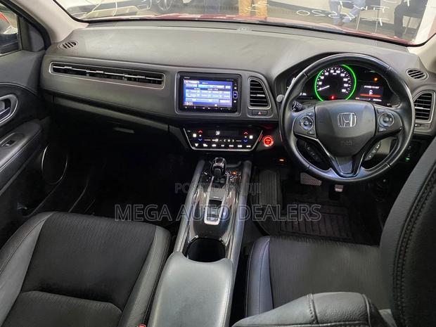 Honda Vezel 2018 Red