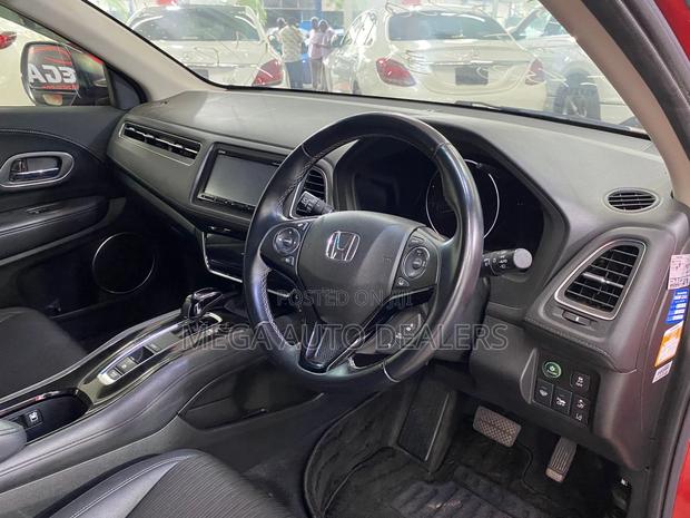 Honda Vezel 2018 Red
