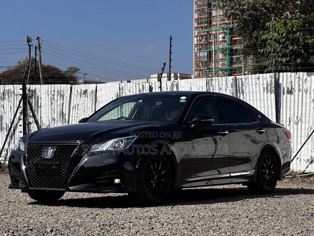 Toyota Crown 2019 Black