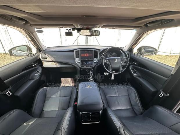 Toyota Crown 2019 Black