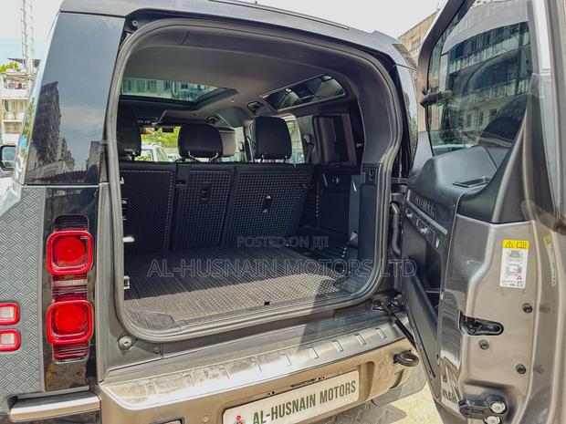 Land Rover Defender 2022 Gray
