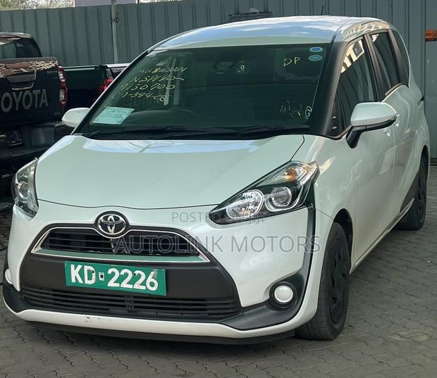 Toyota Sienta 1.5 FWD 2018 White