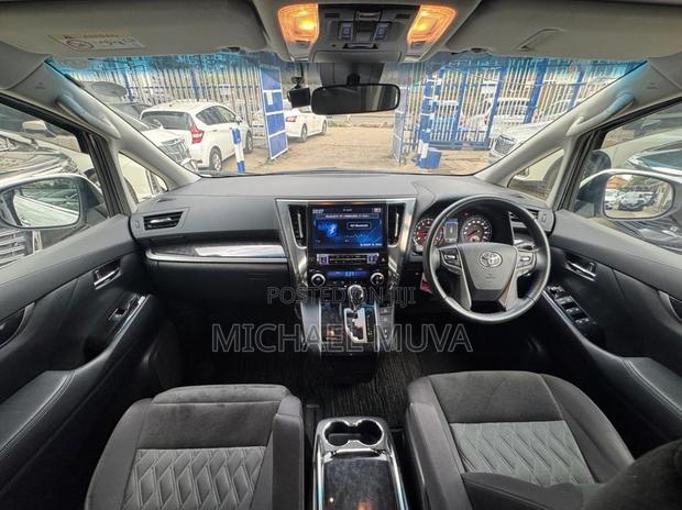 Toyota Vellfire 2018 Pearl