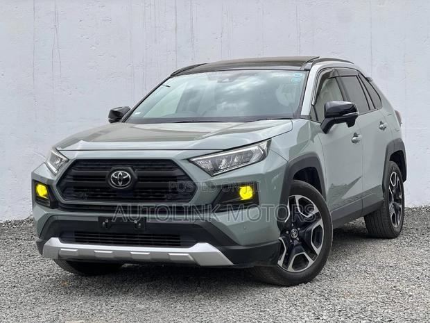 Toyota RAV4 Adventure 2019 Green