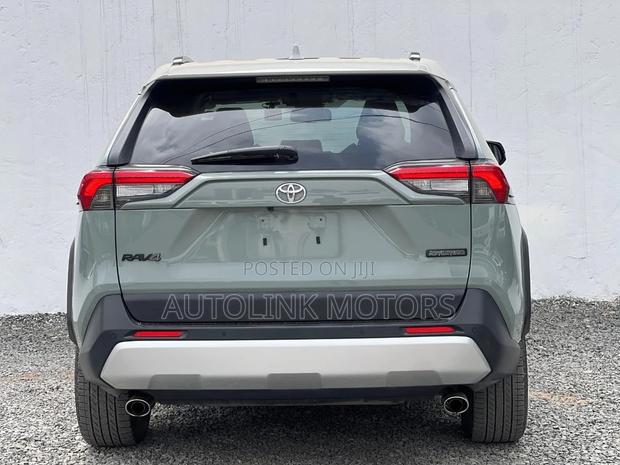 Toyota RAV4 Adventure 2019 Green