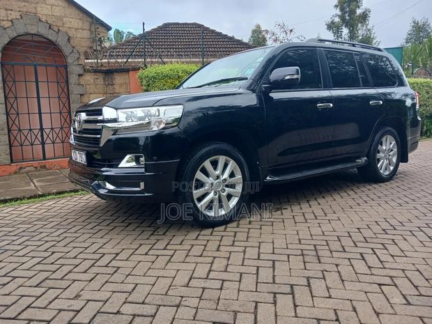 Toyota Land Cruiser 2010 Black