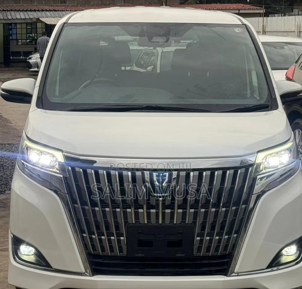 Toyota Esquire 2019 White