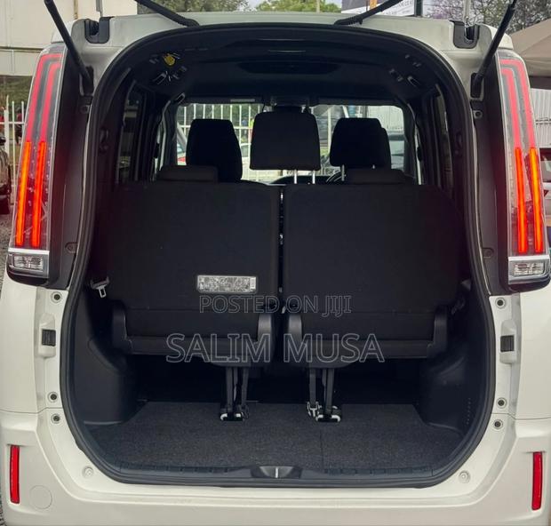 Toyota Esquire 2019 White