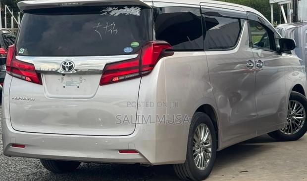 Toyota Alphard 2019 White
