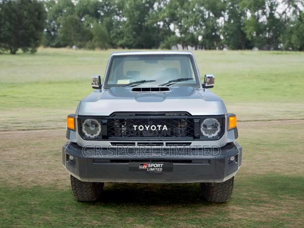 Toyota Land Cruiser 4.5 V8 TD 2019 Silver