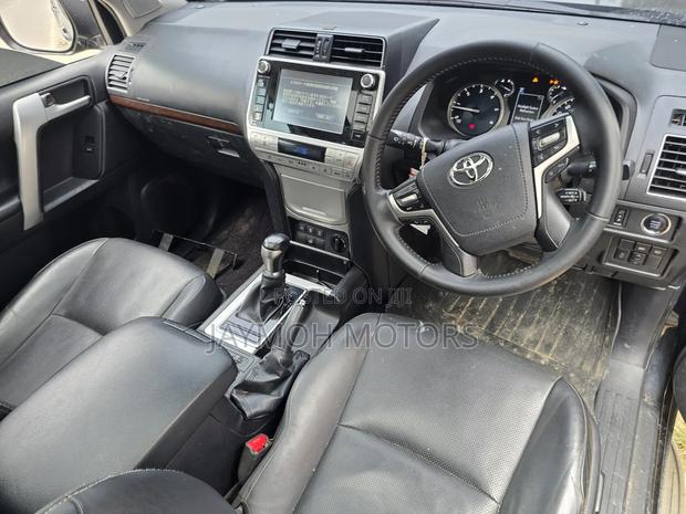 Toyota Land Cruiser Prado 2018 Black