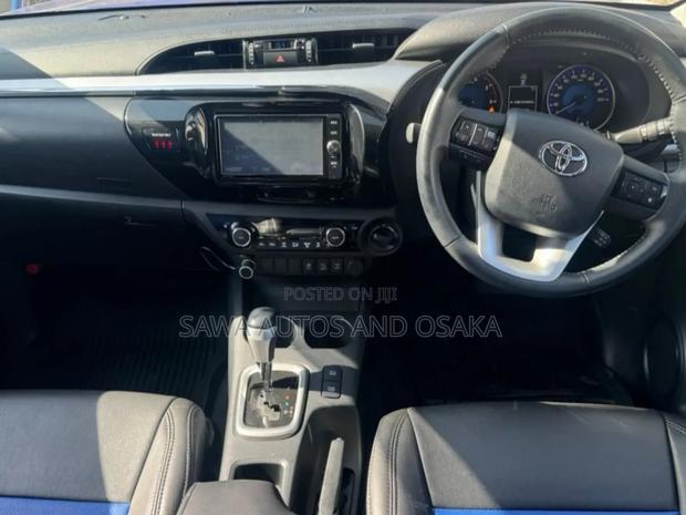 Toyota Hilux 2019 Blue