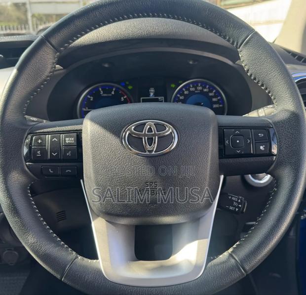 Toyota Hilux 2019 Blue