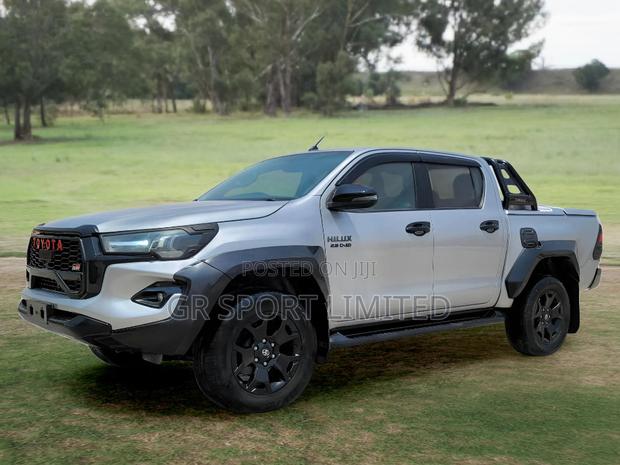 Toyota Hilux Revo Double Cab Deisel 2.8 AWD 2018 Silver