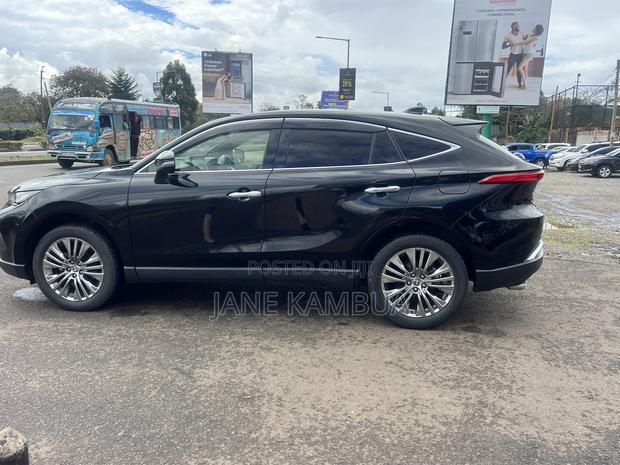 Toyota Harrier 2.0 2020 Black