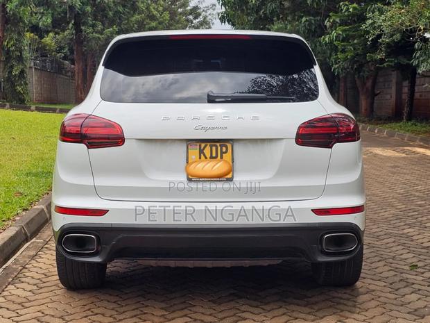Porsche Cayenne S AWD 2016 White