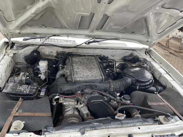 Toyota Land Cruiser Prado 2000 White