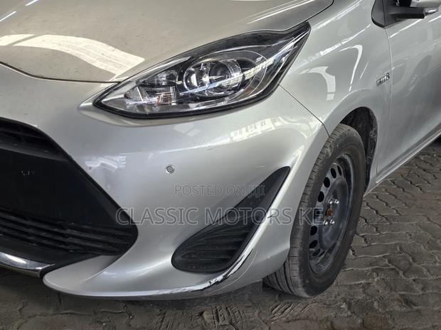 Toyota Aqua 2019 Silver