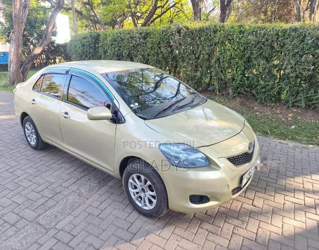 Toyota Belta 2005 Green