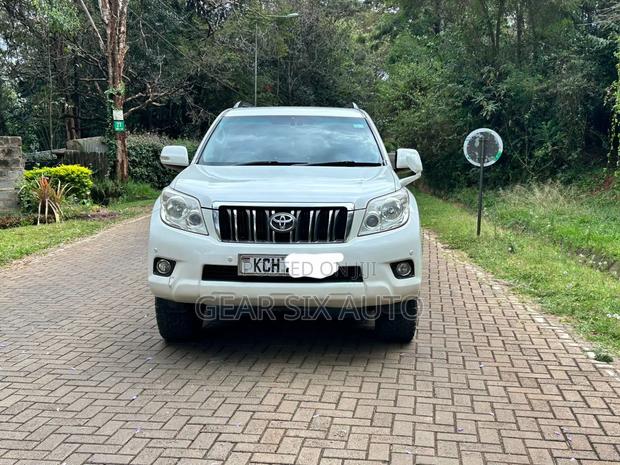 Toyota Land Cruiser Prado 2.7 i 2012 White
