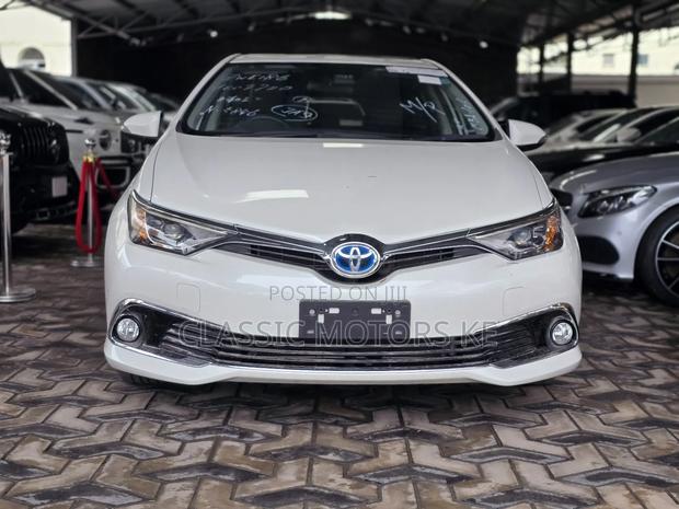 Toyota Auris 2019 White