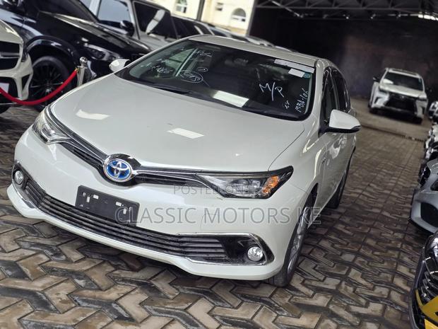 Toyota Auris 2019 White