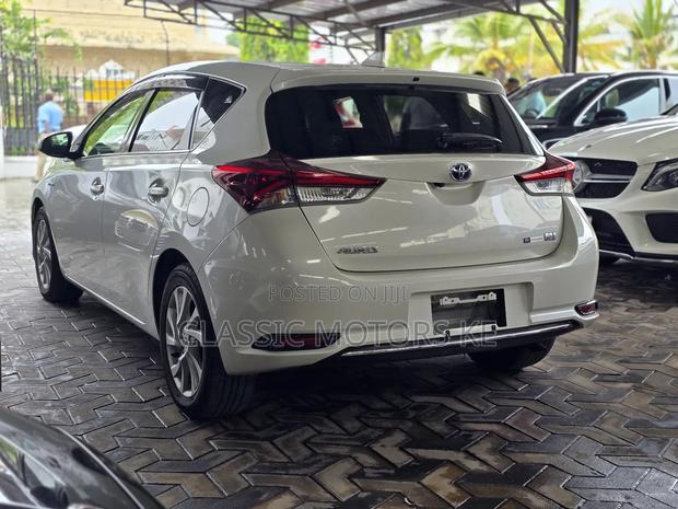 Toyota Auris 2019 White