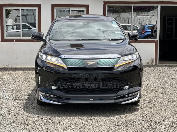 Toyota Harrier 2.0 2018 Black