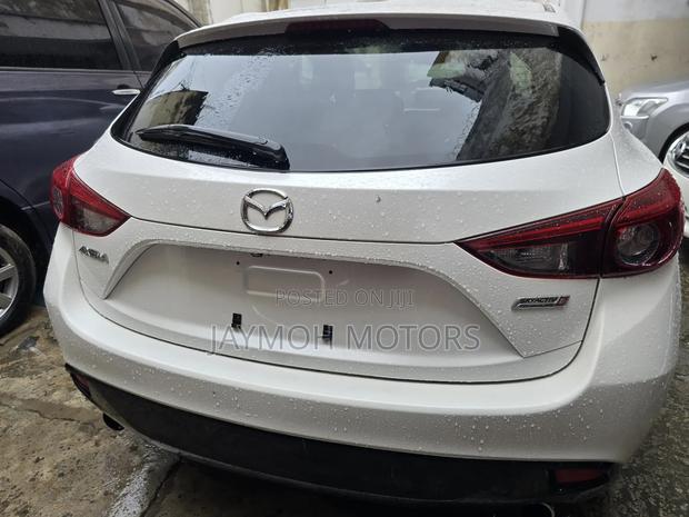 Mazda Axela 2017 White