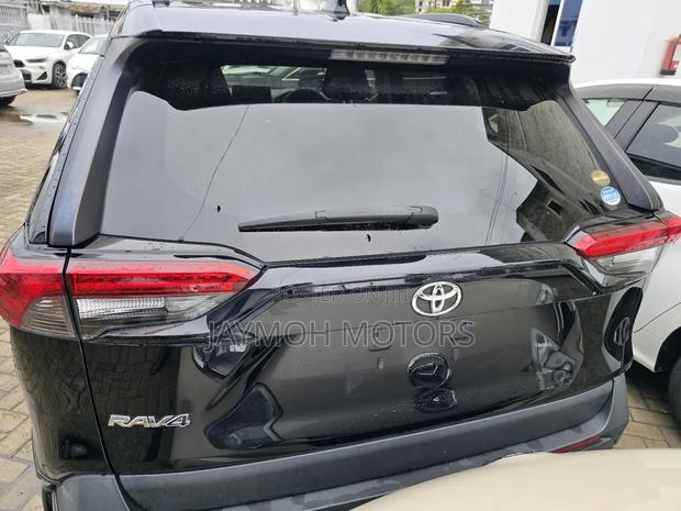 Toyota RAV4 2021 Black