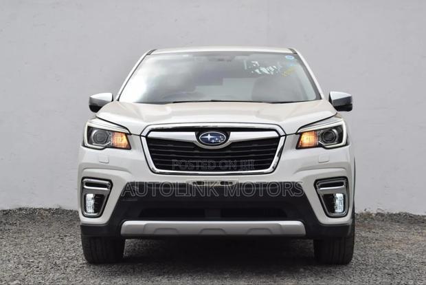 Subaru Forester Premium AWD 2019 White